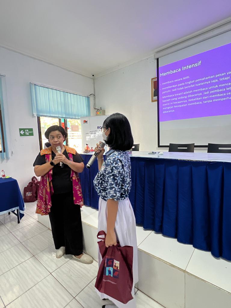 Roadshow Workshop Membaca Di SMP Negeri 103 Jakarta